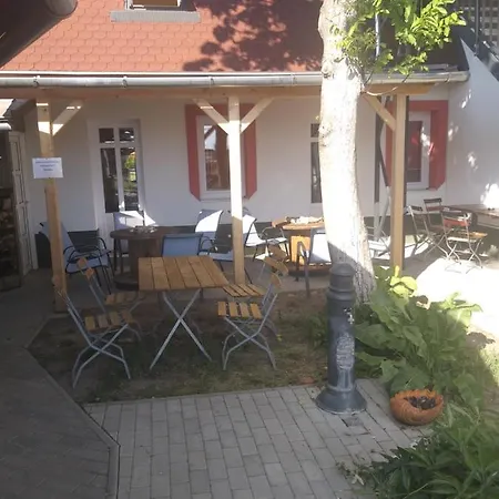 Bed & Breakfast Kérész Panzió Martely
