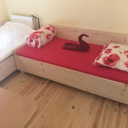Bed & Breakfast Keresz Panzio Martely