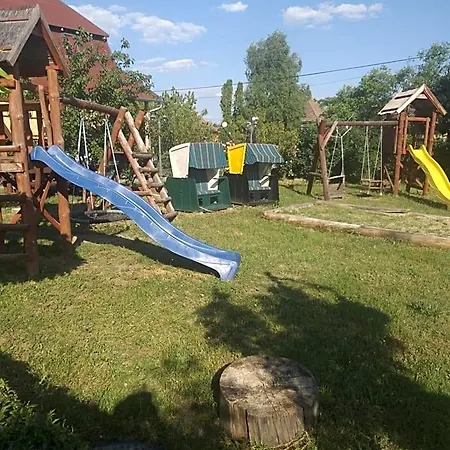 Keresz Panzio 3*