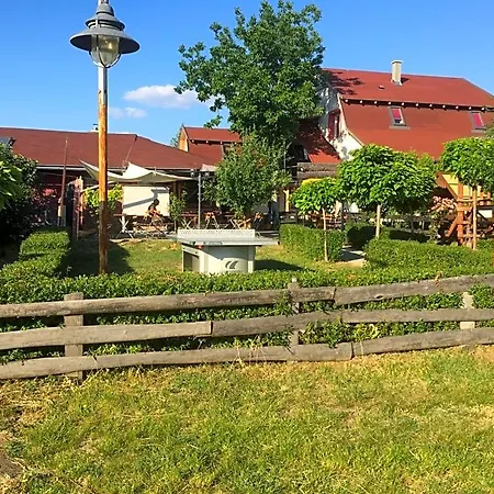 Keresz Panzio Bed & Breakfast