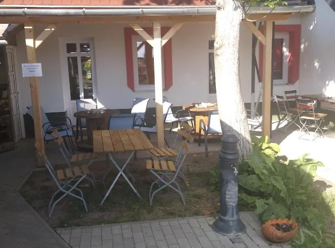 Nocleg ze śniadaniem Keresz Panzio Martely