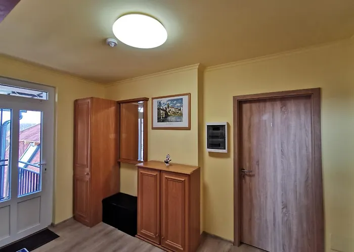 Keresz Panzio 3*